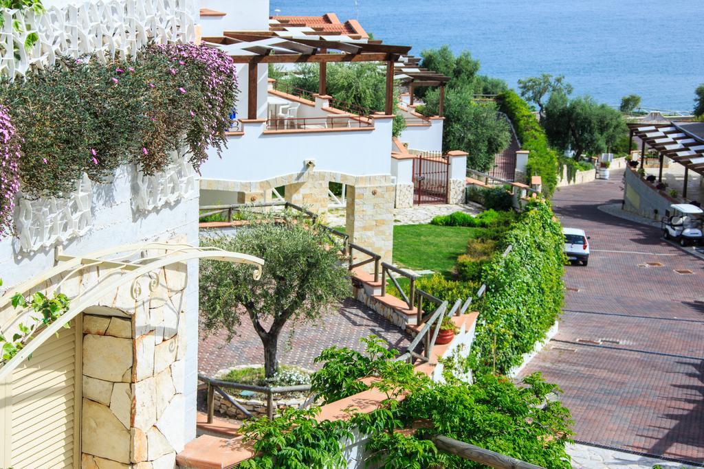 Holiday Lodge Al Porto Mattinata Ngoại thất bức ảnh