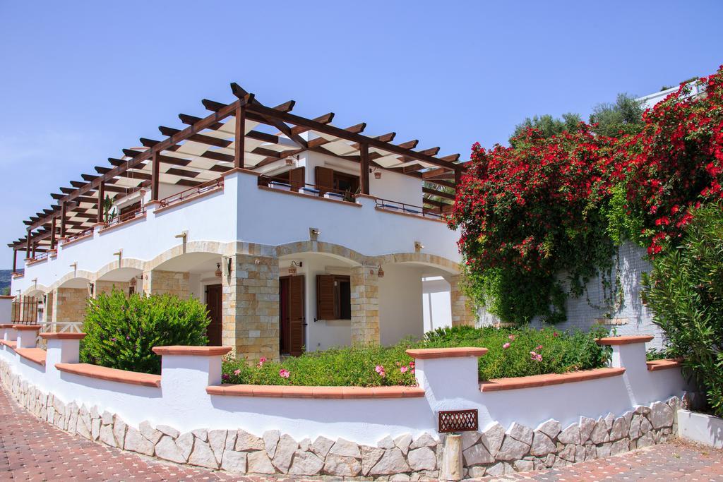 Holiday Lodge Al Porto Mattinata Ngoại thất bức ảnh